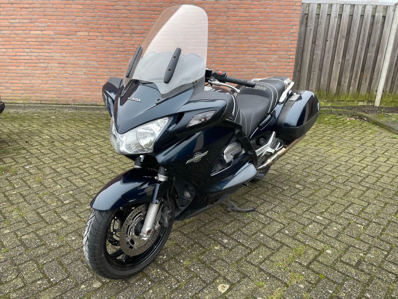Honda Pan European 1300 uit 2003 - Veel accessoires, Cardan-aandrijving, 4 cilinders, Gebruikt, Particulier