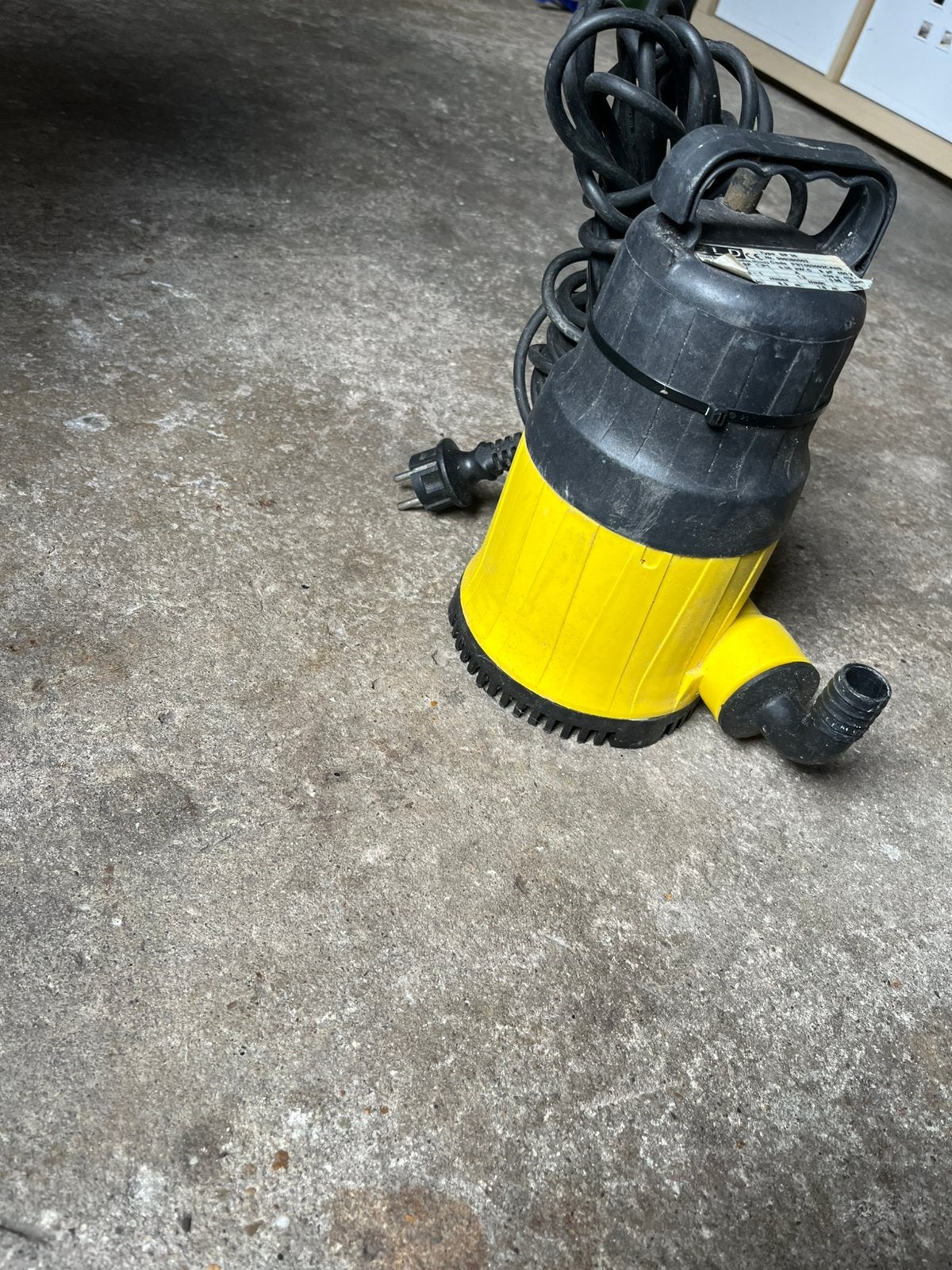 Water pomp, Ophalen of Verzenden, Zo goed als nieuw