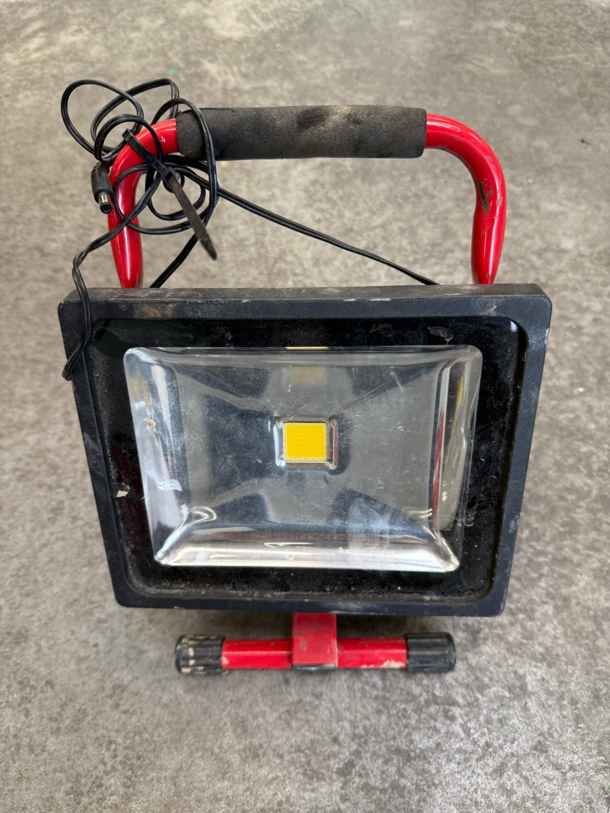 Kelfort LED Bouwlamp 30W - Draagbaar en Oplaadbaar, Ophalen, Gebruikt, Minder dan 50 watt, Lamp met armatuur