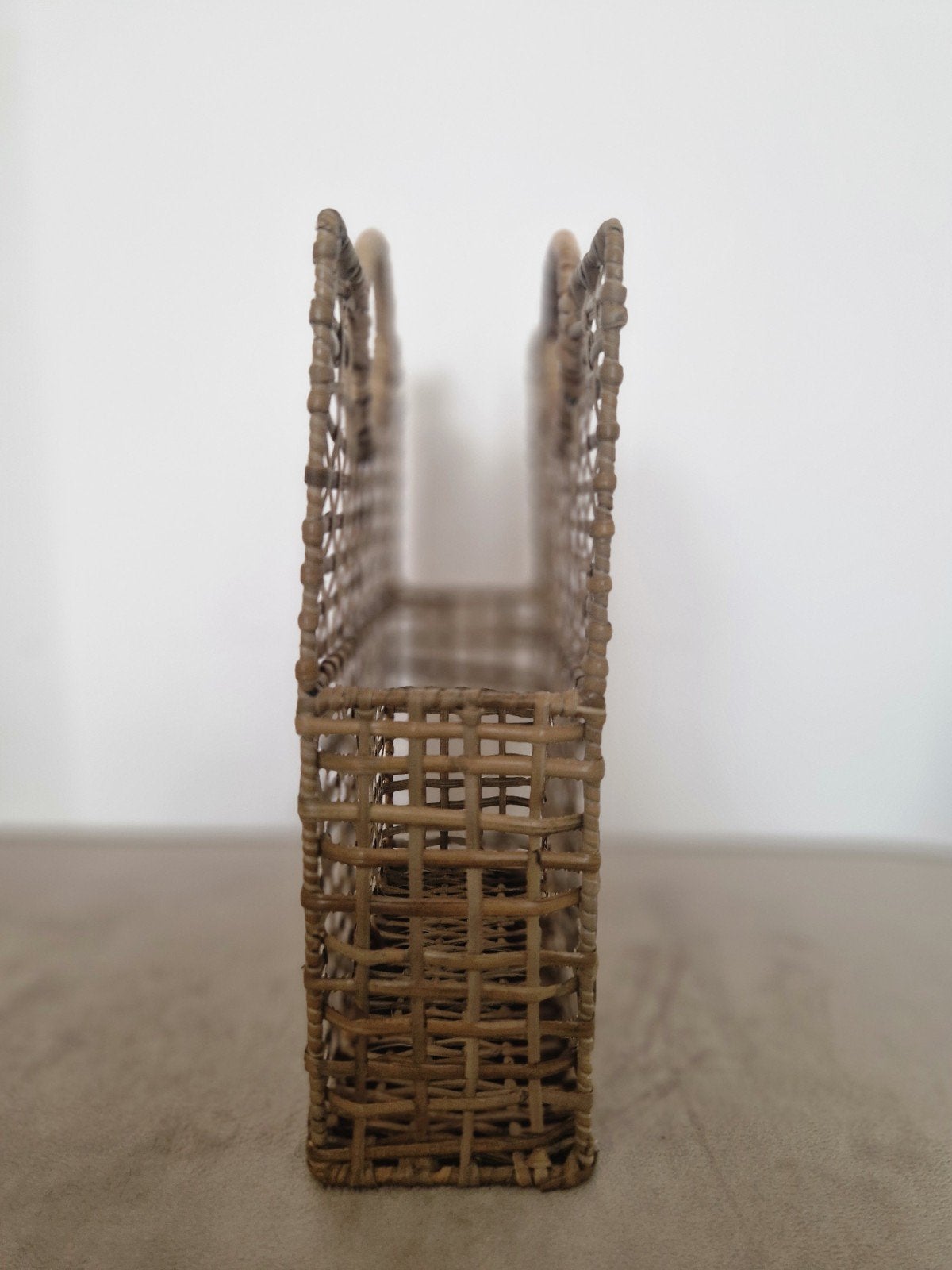 Rotan Tijdschriftenhouder - Riviera Maison Stijl, Gebruikt, Natuurlijk materiaal, Ophalen of Verzenden, Tijdschriftenrek