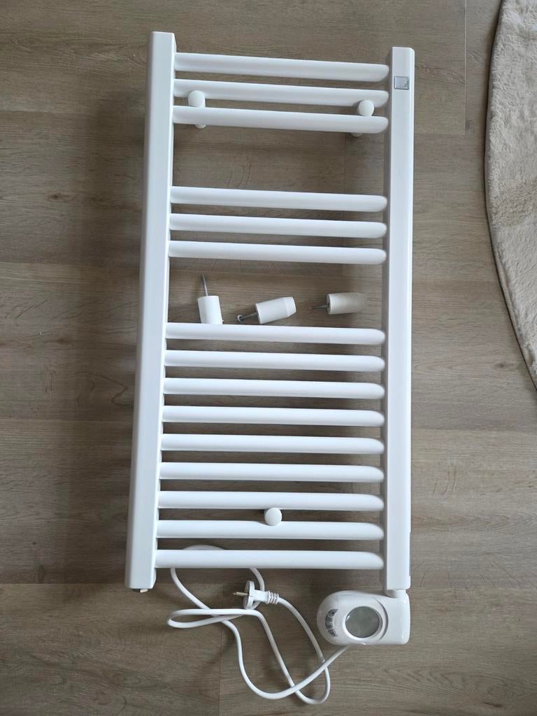 Zehnder Aura elektrische badkamer radiator 300W, Ophalen, Radiator, Minder dan 60 cm, Zo goed als nieuw