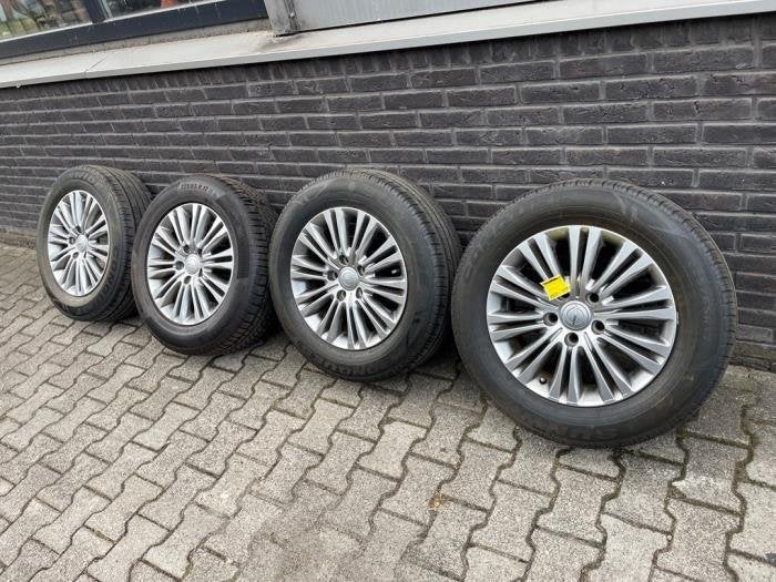 Sportvelgenset + banden van een Chrysler Town & Country, Gebruikt, -, -, Ophalen of Verzenden