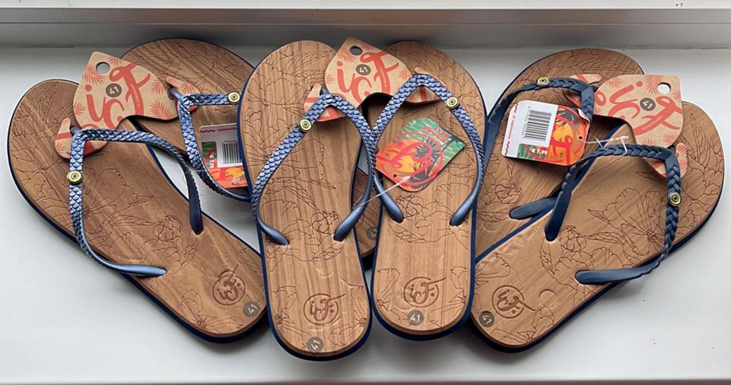 Partij Vrouwen slippers, Ophalen of Verzenden, Zo goed als nieuw, Jongen of Meisje, Overige typen
