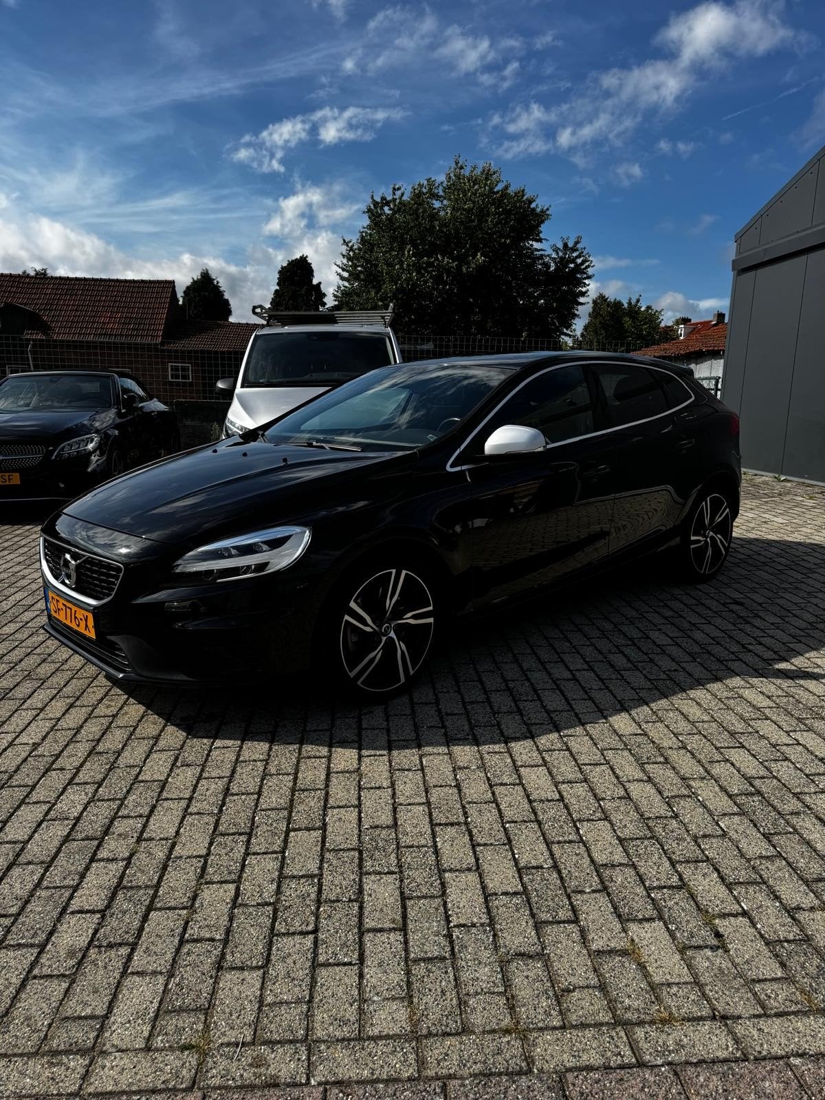 Volvo V40 2.0 T4 190PK AUTOMAAT 2018 Zwart, Auto's, Volvo, Zwart, Zwart, Origineel Nederlands, Handgeschakeld