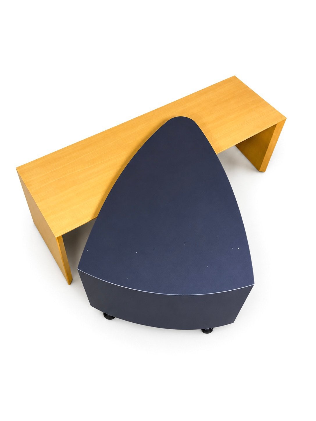 LEOLUX design salontafel type Yaghan, Ophalen, Hout, Gebruikt, Blauw