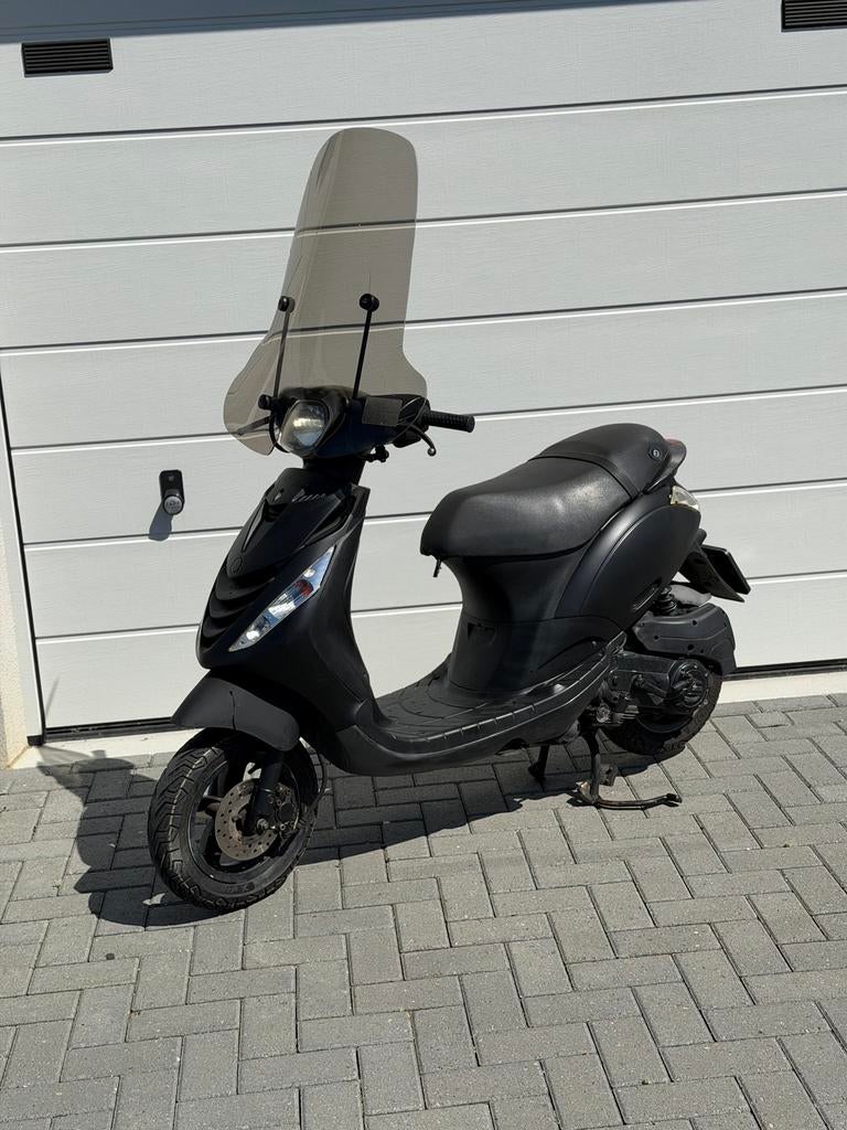 Piaggio zip 50cc brom, Fietsen en Brommers, Ophalen of Verzenden, Zo goed als nieuw, Benzine, Zip