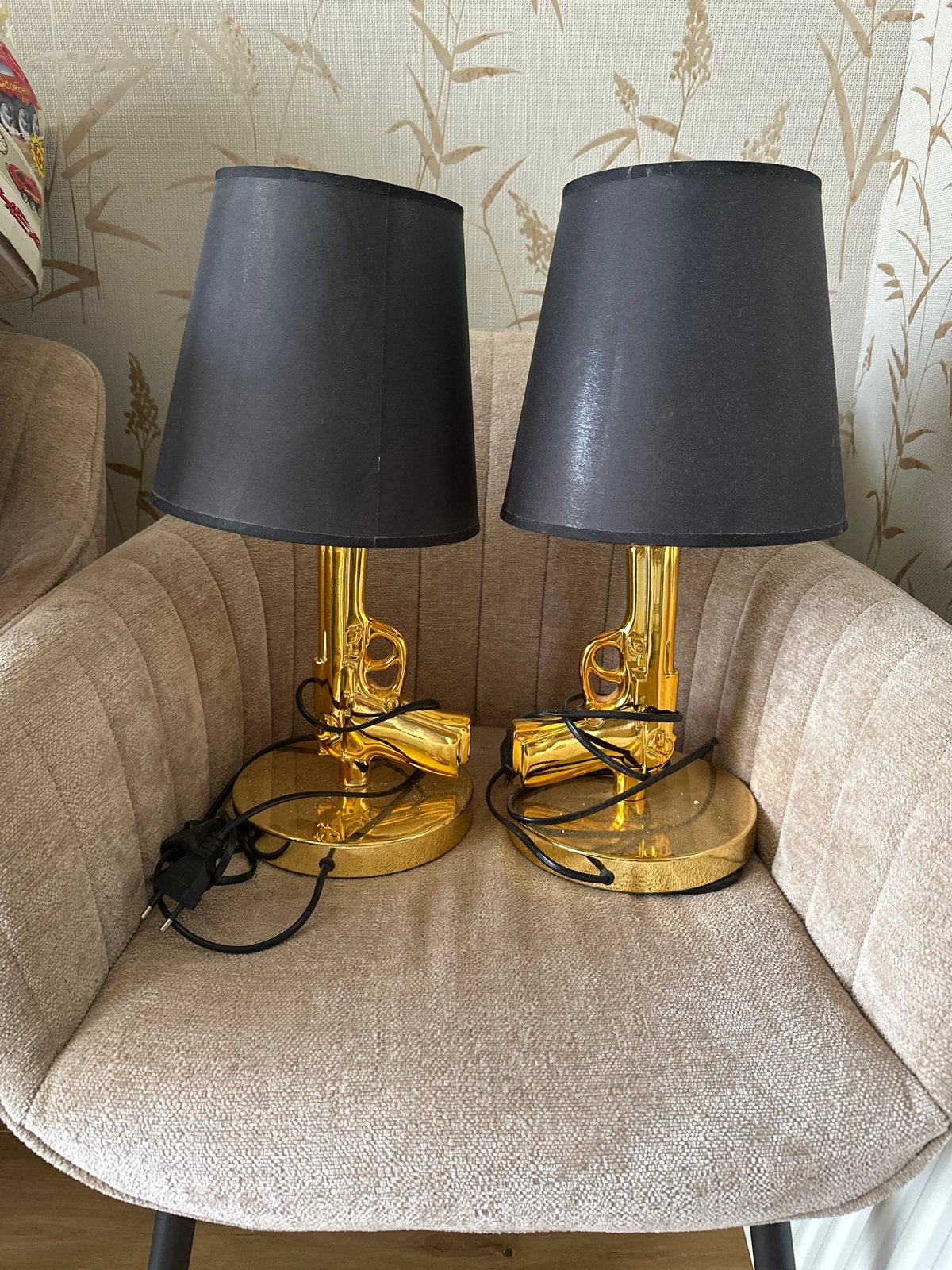 Gouden tafellampen in de vorm van een pistool, Gebruikt, Goud, Ophalen of Verzenden, Sfeerlamp