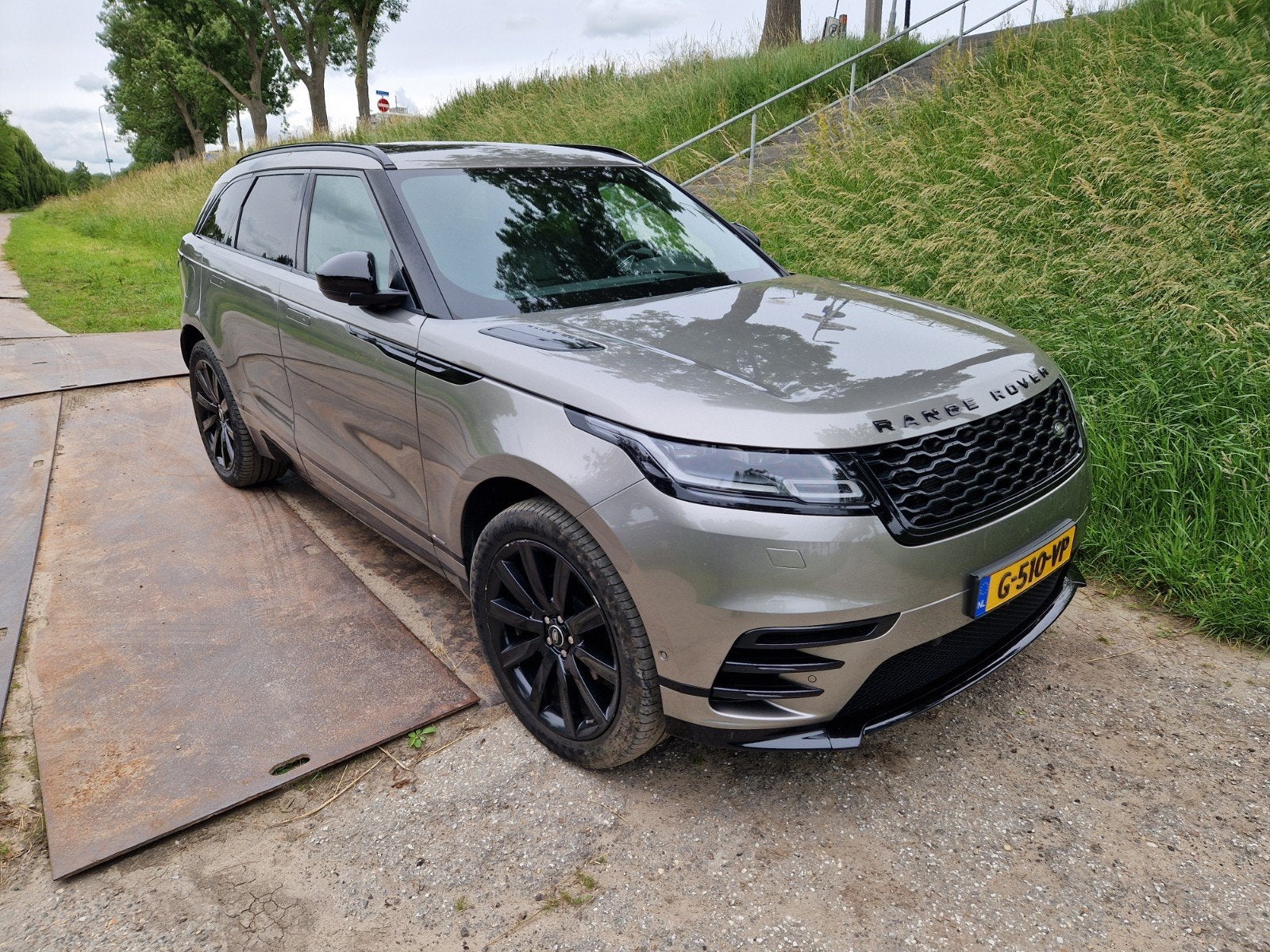 Land Rover Range Rover Velar 2.0 250pk AWD AUT 2019 Grijs, Auto's, 4 cilinders, Range Rover Velar, Vierwielaandrijving, Particulier
