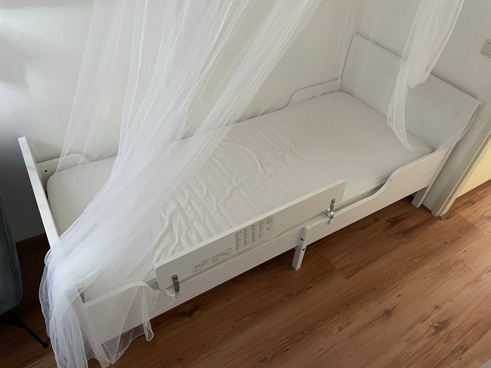 IKEA uitschuifbaar kinderbed met matras en lattenbodem, Ophalen, 85 tot 100 cm, Gebruikt, Lattenbodem