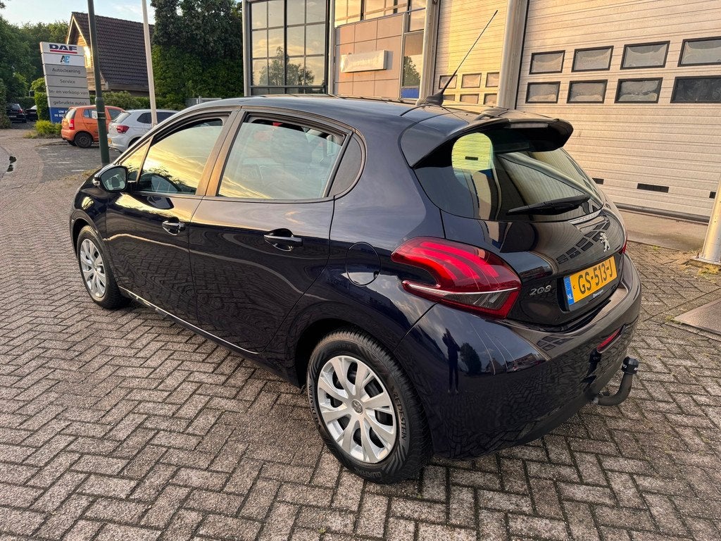 Peugeot 208 1.2 PureTech Active Airco, Navigatie,trekhaak, Voorwielaandrijving, Gebruikt, 1199 cc, 23 km/l