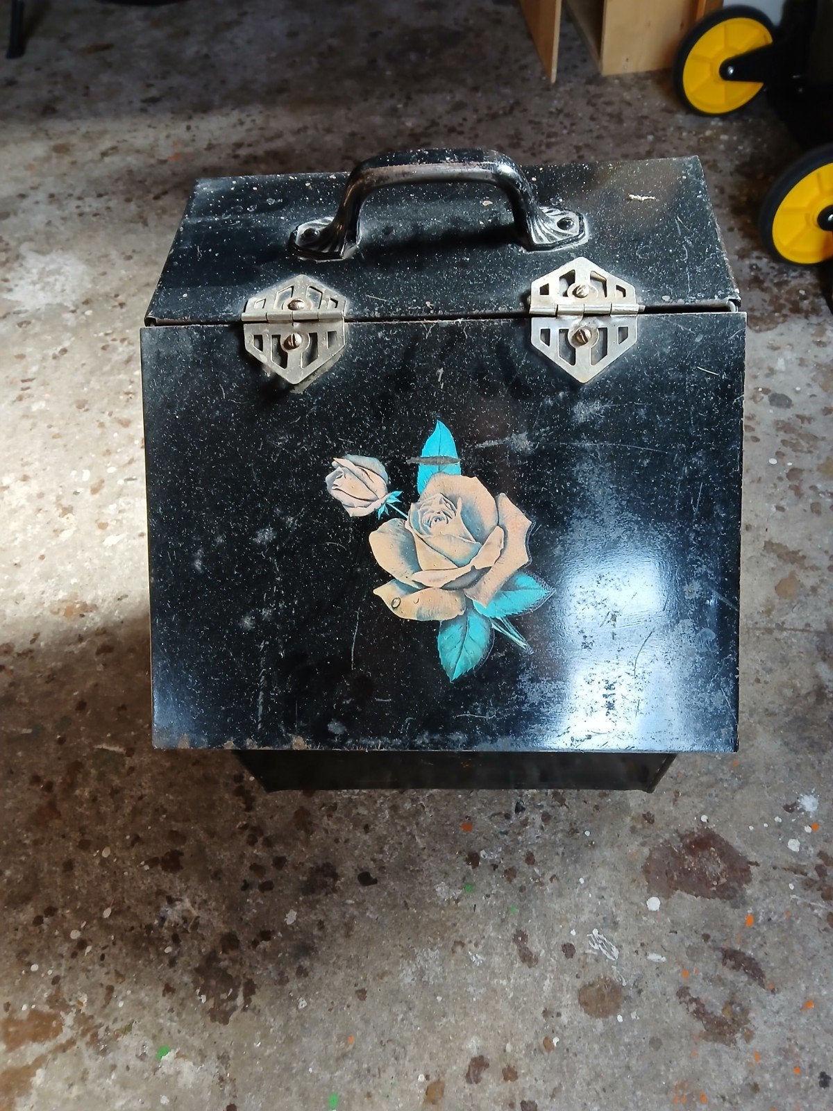 Vintage metalen houtbak, 45  33,5  34cm., Ophalen
