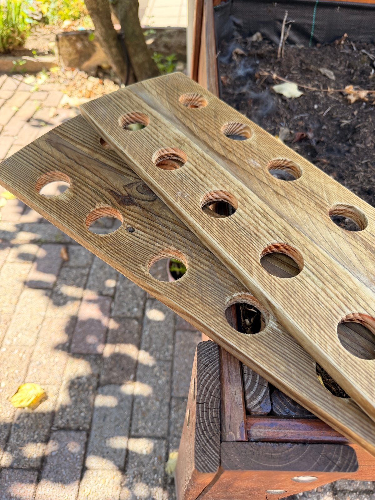 2 Houten planken voor kleine frietzakjes - Bruiloft Deco, Huis en Inrichting, Overige Huis en Inrichting, Ophalen, Zo goed als nieuw