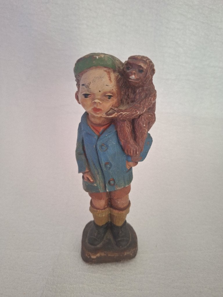 vintage beeldje "jongen met aapje" Reja V 209, Ophalen of Verzenden, Gebruikt, Mens