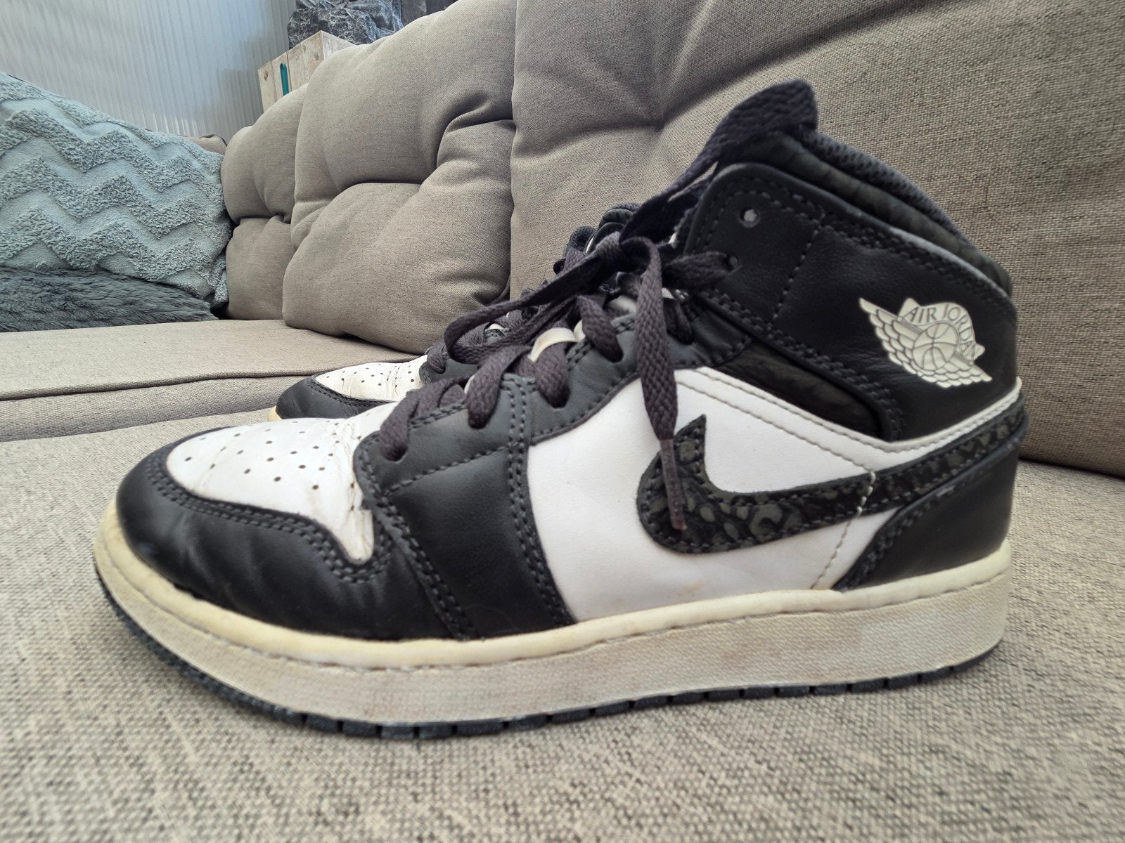 Originele Nike Air Jordan Zwart / Wit maat 38, Kinderen en Baby's, Gebruikt, Jongen of Meisje, Schoenen, Ophalen of Verzenden