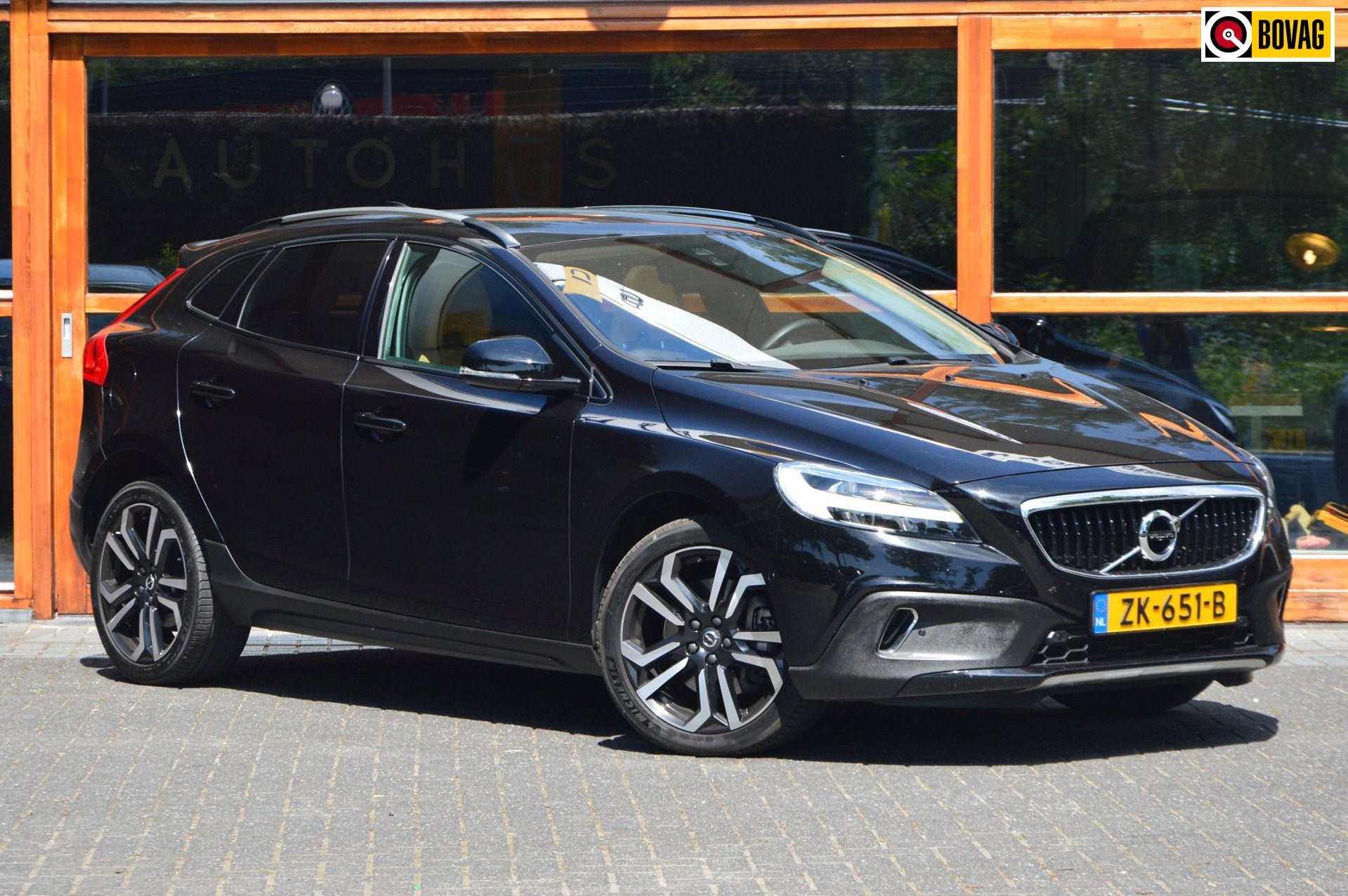 Volvo V40 Cross Country T3 Polar+ Luxury | Dealer Onderhoude, Dealer onderhouden, Euro 6, 4 cilinders, 700 kg