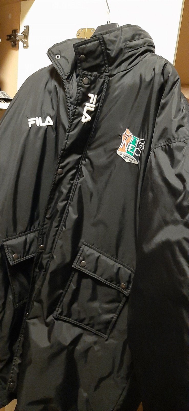 Mooie NEC Fila jas, lekker voor de koudere dagen, Ophalen of Verzenden, Zo goed als nieuw, Zwart, Fila