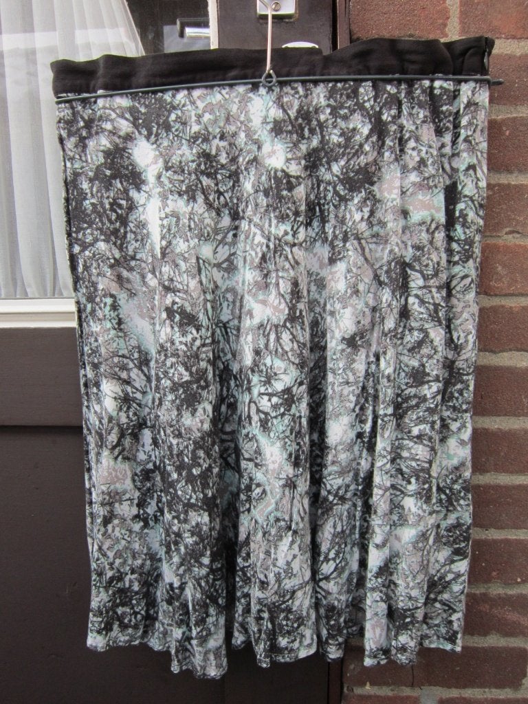 Rok.Groen/zwart/witte tricotstof maat 44 merk Charles Vogele, Kleding | Dames, Maat 42/44 (L), Ophalen of Verzenden, Zo goed als nieuw