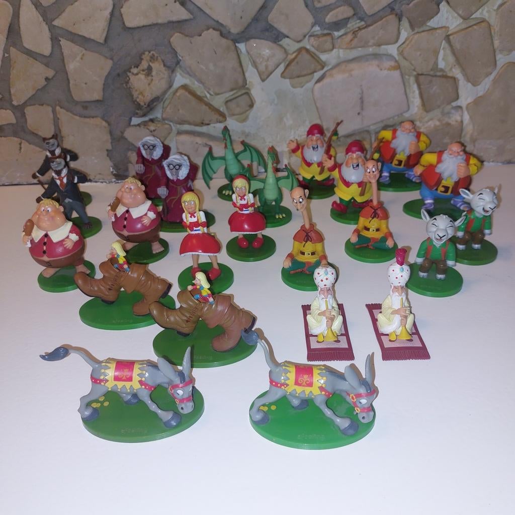 Grote collectie sprookjesfiguren en kabouters, Ophalen, Gebruikt, Jongen of Meisje