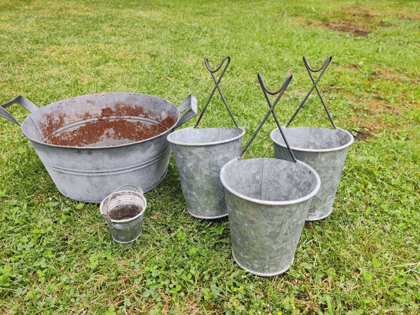 Zinken bloempotten, hangpotten, Tuin en Terras, Bloembakken en Plantenbakken, Gebruikt, Minder dan 30 cm, Rond, Ophalen of Verzenden