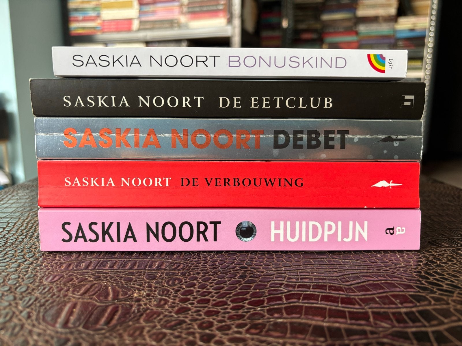 Saskia Noort boekenpakket: 5 spannende thrillers, Ophalen of Verzenden, Gelezen