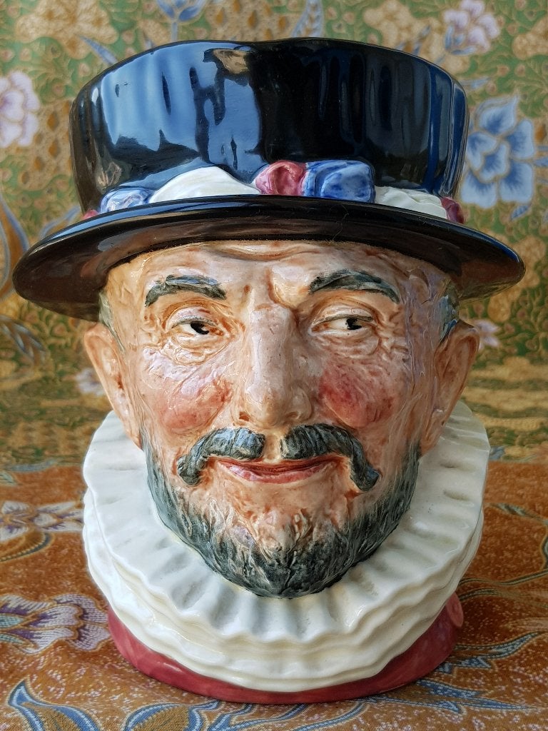 Beefeater mooie oude Toby jug uit Engeland van Royal Doulton