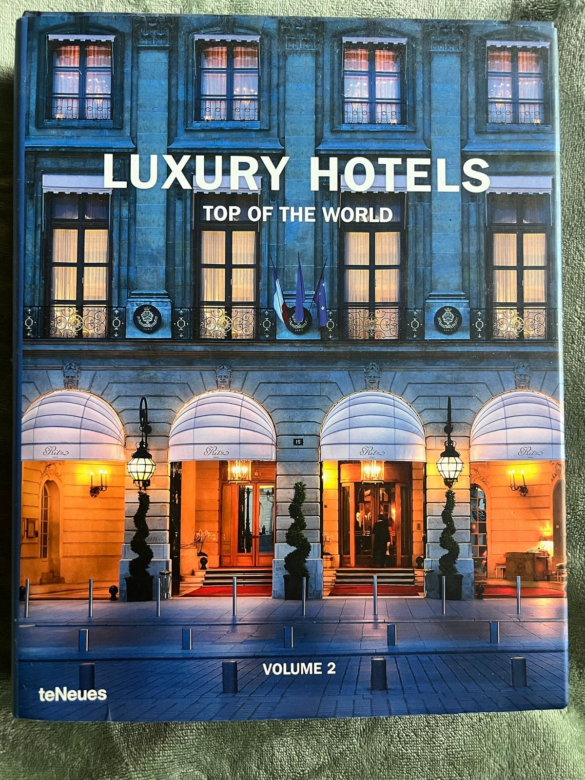 Luxury Hotels: Top of the World Vol. II - teNeues, Ophalen of Verzenden, Zo goed als nieuw