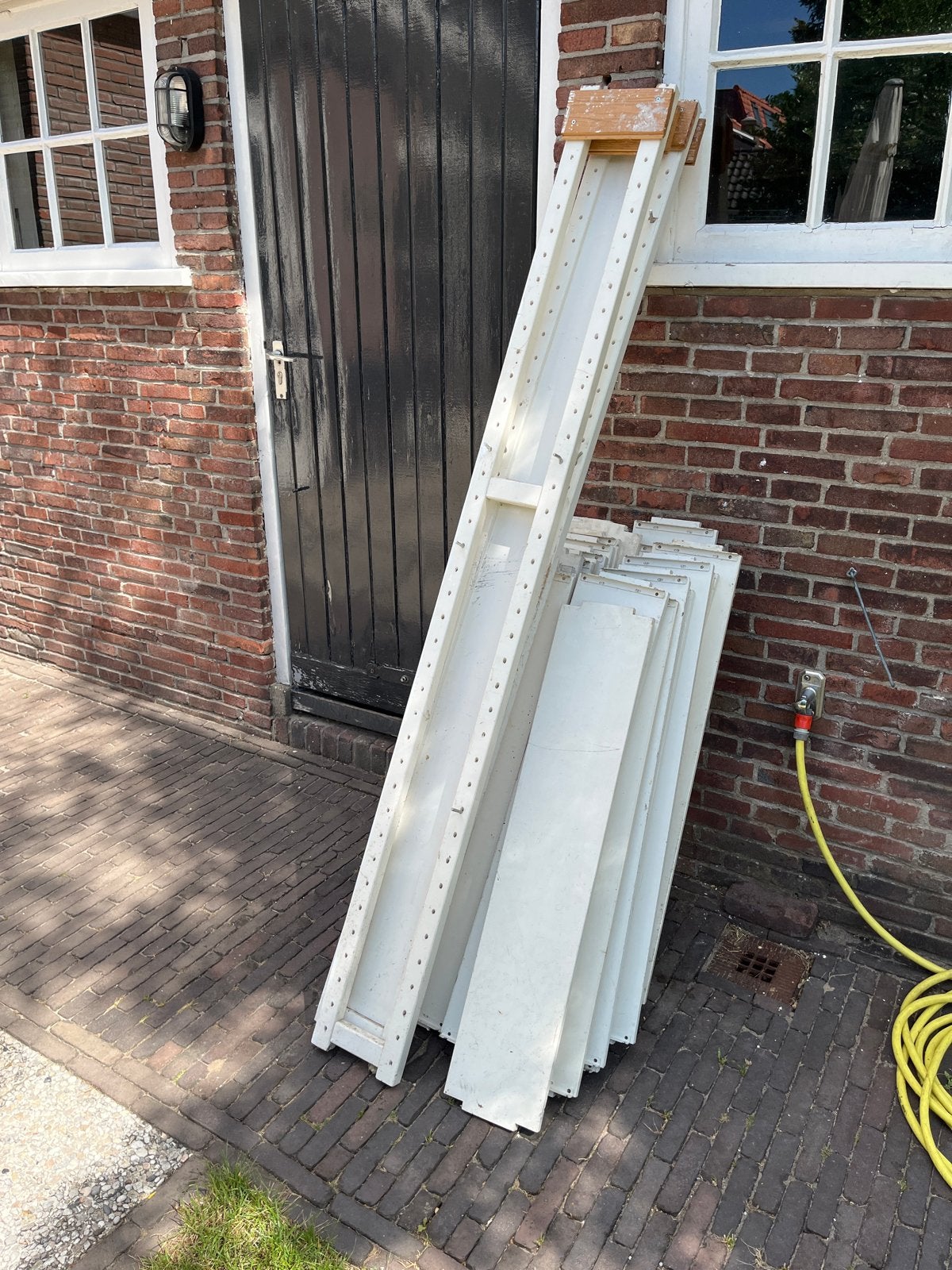 24 witte planken en 2 kastdelen, Ophalen, Gebruikt