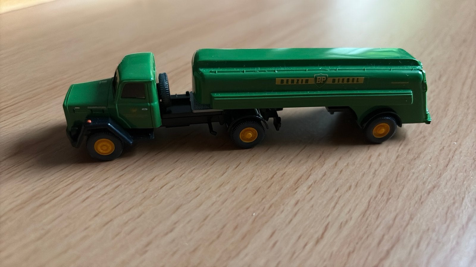WIKING 080048 SATURN TANKER BP. HO 1:87, Ophalen of Verzenden, Zo goed als nieuw