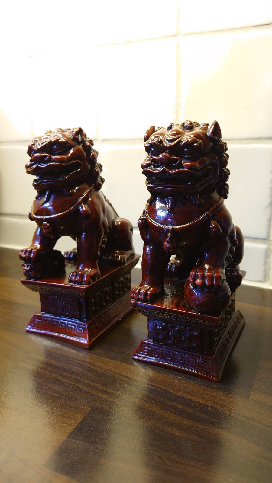 Set van 2 Chinese Foo Dogs - Beschermende Leeuwen, Bruin, Handgemaakt, Ophalen of Verzenden, China