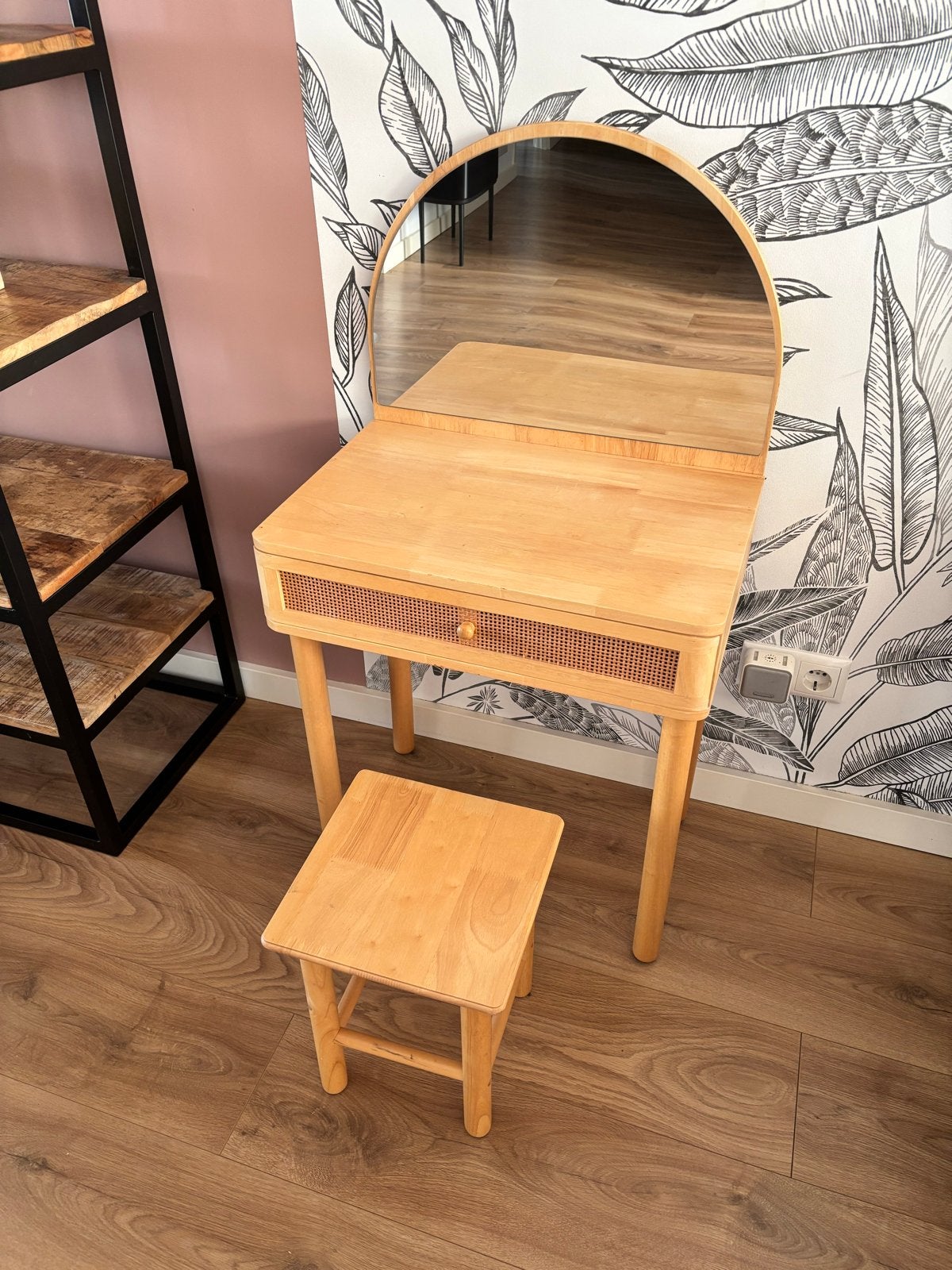 Kaptafel/Bureau make up tafel met spiegel en krukje, Kinderen en Baby's, Kinderkamer | Tafels en Stoelen, Ophalen, Gebruikt, Tafel(s) en Stoel(en)