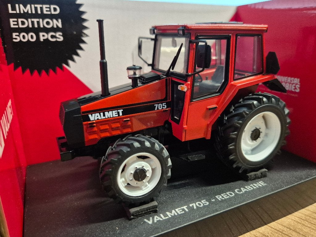 VALMET 705, Hobby en Vrije tijd, Modelauto's | 1:32, Ophalen of Verzenden, Nieuw, Tractor of Landbouw, Universal Hobbies