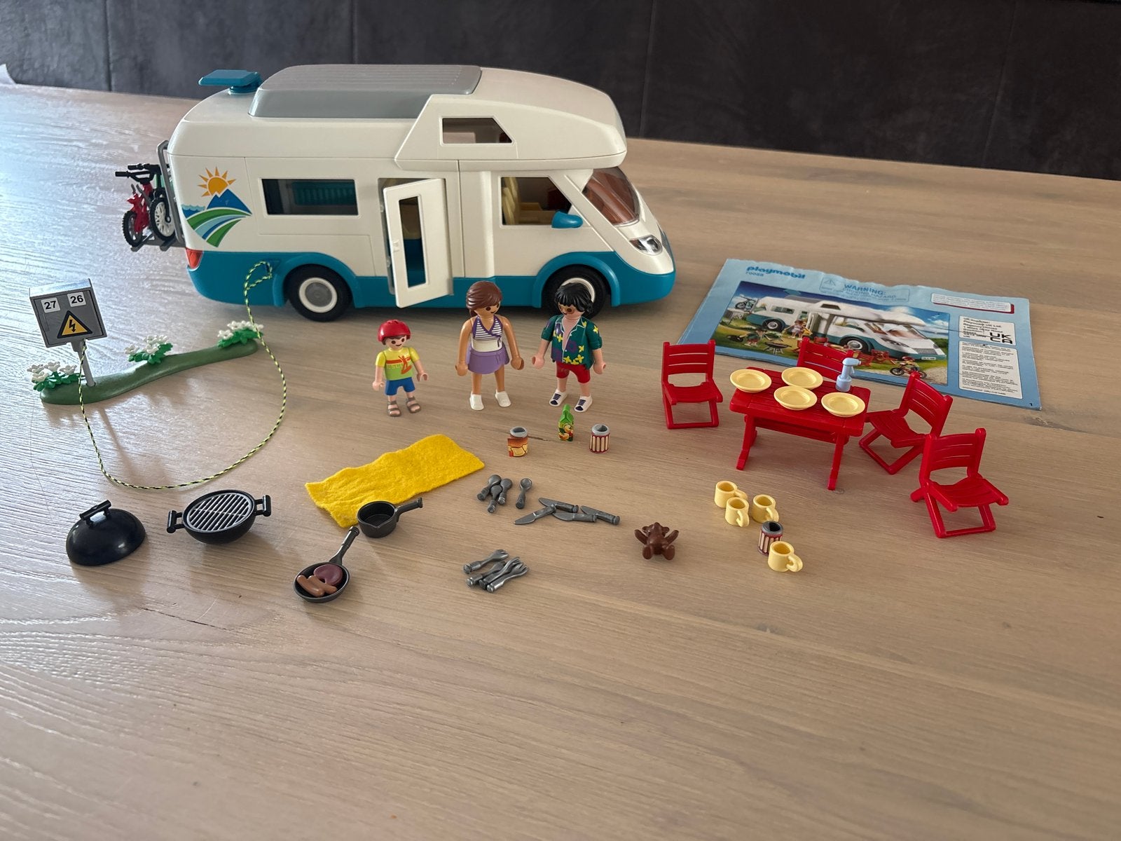 Playmobil Camper (set 70088) met accessoires en figuren, Ophalen of Verzenden, Zo goed als nieuw, Jongen of Meisje