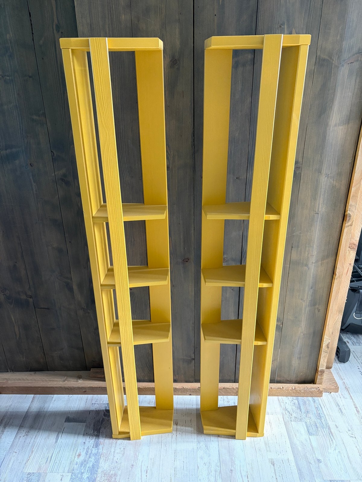 Set van 2 Woood gele smalle boekenrekken voor kids, Ophalen, 150 tot 200 cm, Zo goed als nieuw, Minder dan 25 cm
