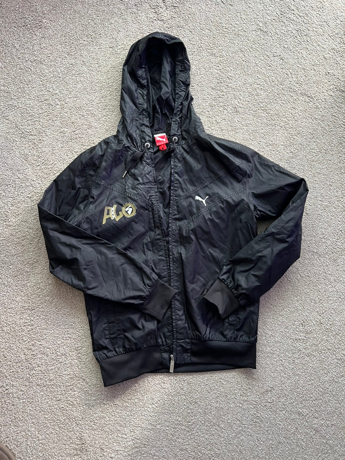 Puma jas met capuchon maat M, Ophalen of Verzenden, Zo goed als nieuw, Maat 48/50 (M), Zwart