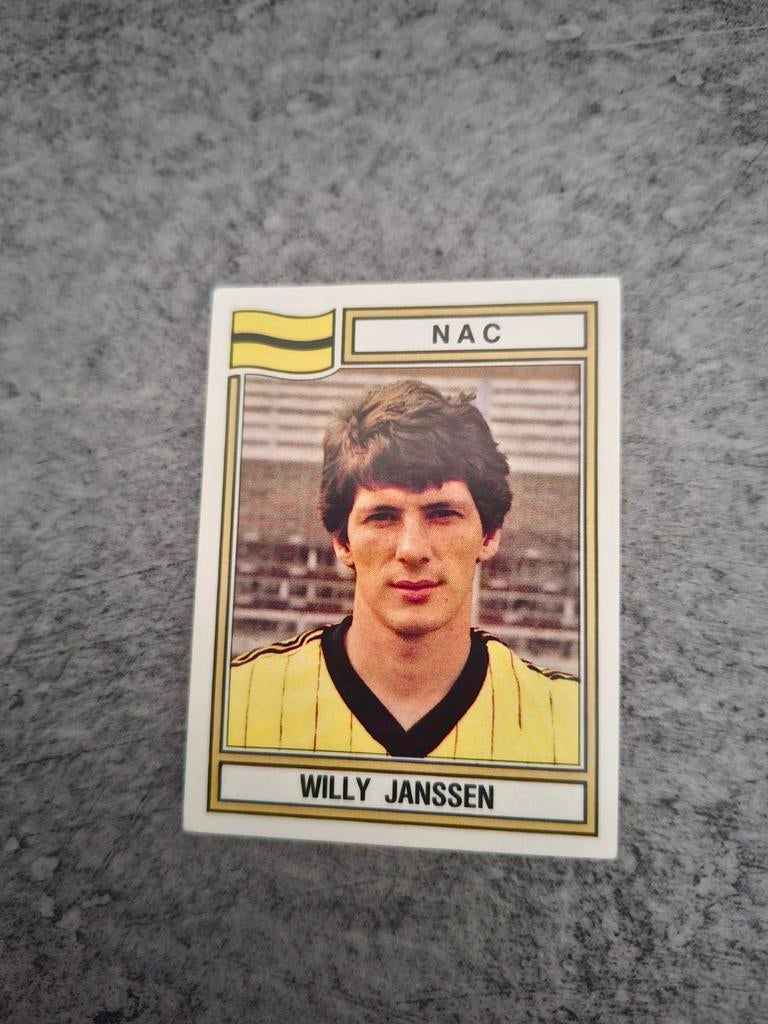 Panini sticker Voetbal 83. Speler Willy Janssen NAC., Verzenden, Zo goed als nieuw, Sticker