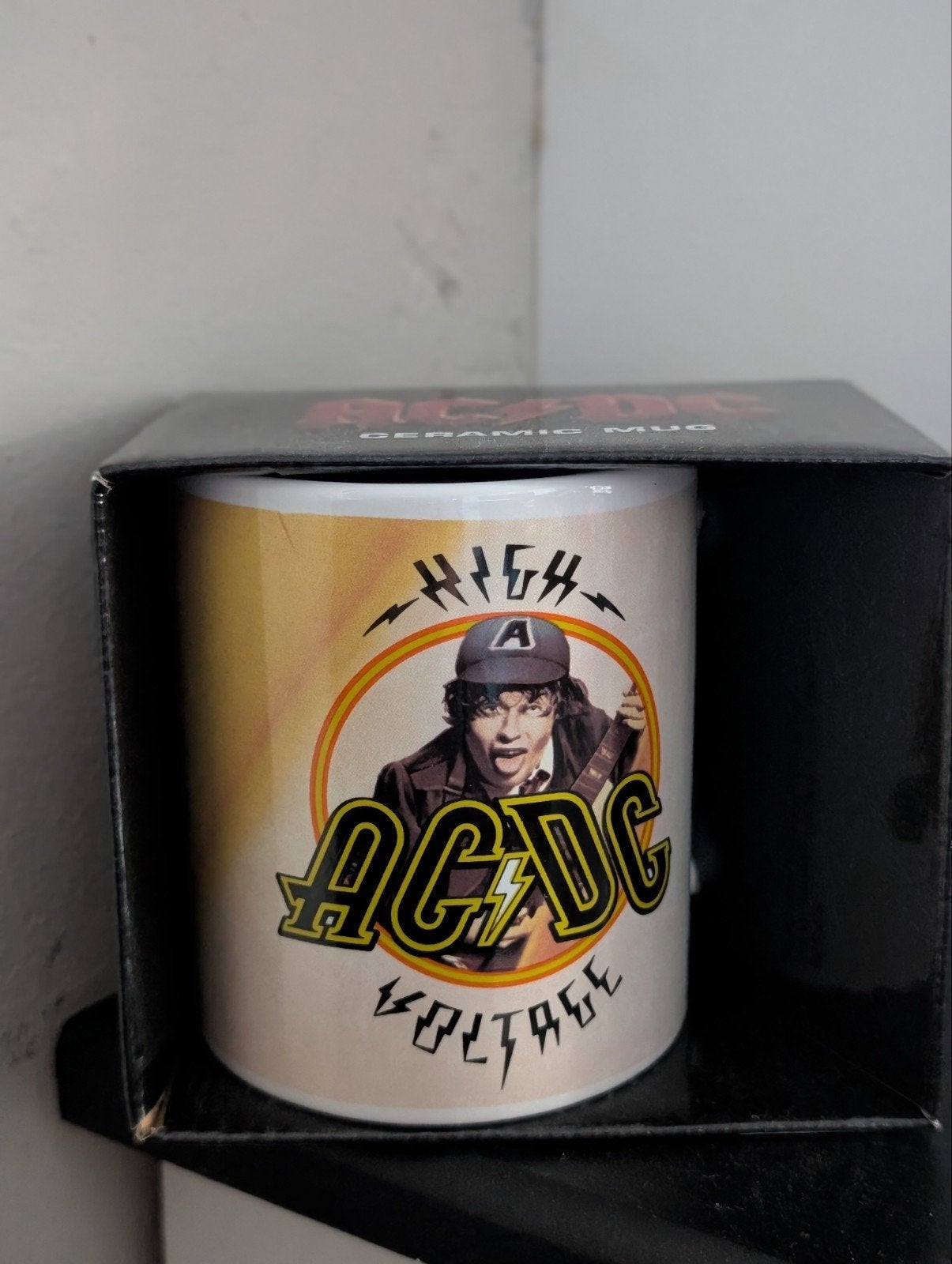 AC/DC High Voltage Keramische Mok - Nieuw in Doos, Verzamelen, Verzenden, Nieuw