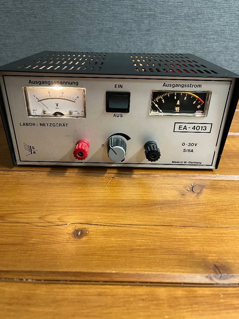 Lab voeding EA-4013 Labor netzgarat . 0-30 volt 5/8 amp., Ophalen of Verzenden, Gebruikt