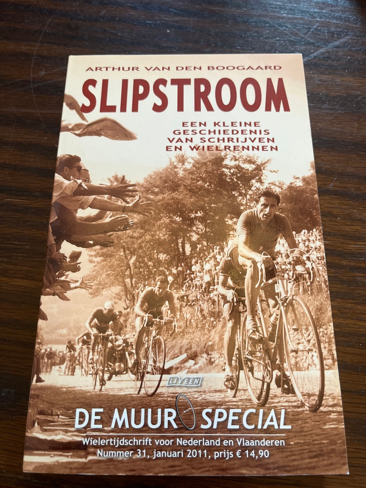 Slipstroom: Geschiedenis van Schrijven en Wielrennen, Boeken, Ophalen of Verzenden, Nieuw, Lopen en Fietsen
