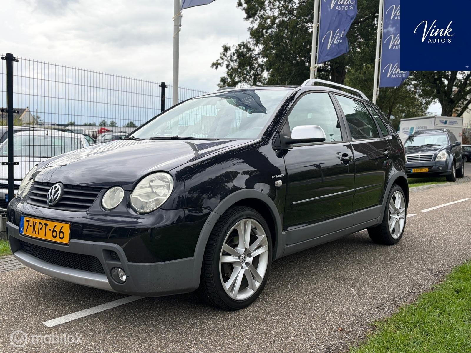 Volkswagen Polo 1.2-12V Fun | Cross | 17 inch LM Velgen | Ai, Voorwielaandrijving, 1064 kg, 1198 cc, Zwart