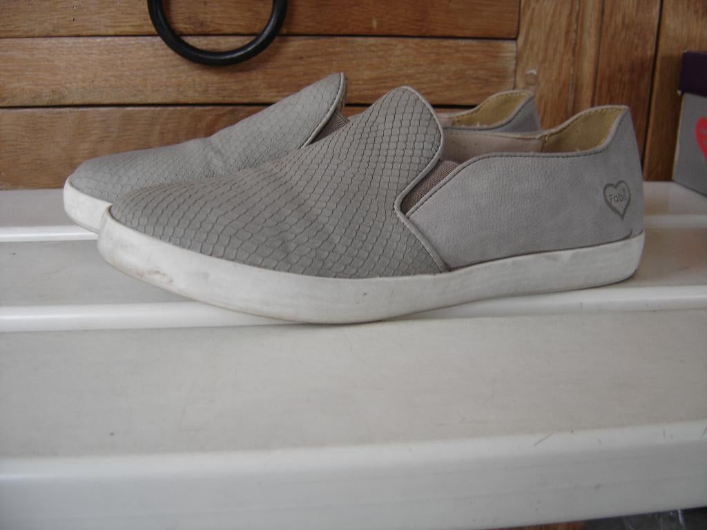 Fabs schoenen maat 38, Kleding | Dames, Schoenen, Ophalen of Verzenden, Zo goed als nieuw, Grijs, Sneakers of Gympen