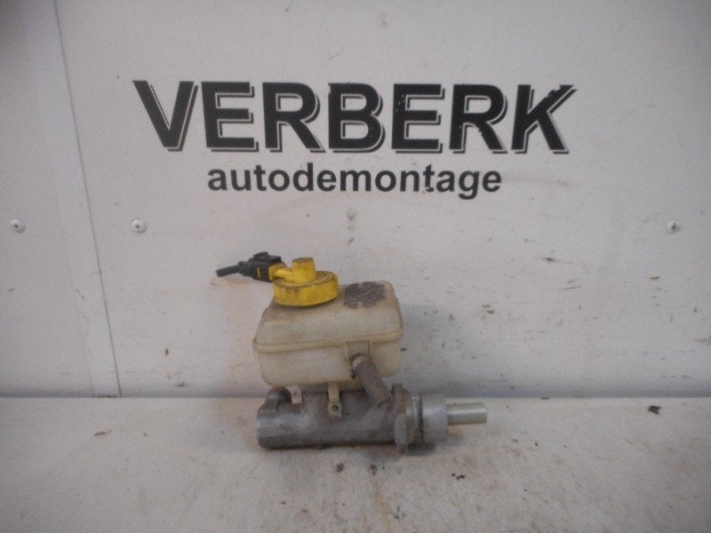 Hoofdremcilinder Volkswagen Golf IV (1J1) 2002 21027099, Gebruikt, Volkswagen, Volkswagen AG, Kundenbetreuung@volkswagen.de