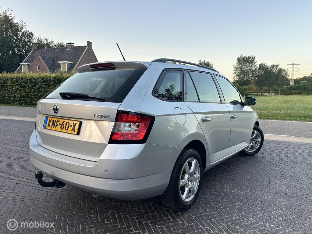 Skoda Fabia Combi 1.0 TSI Monte Carlo 2018 ACC Trekhaak✅, Auto's, Skoda, Voorwielaandrijving, Stof, Gebruikt, Zwart
