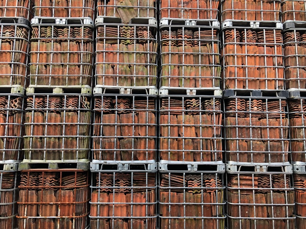 Friese golfjes dakpannen rood, gesmoord & geglazuurd., Ophalen, Overige materialen, Gebruikt, Overige typen
