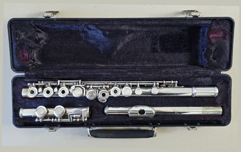 Semi-Prof ARMSTRONG 103E Verzilverde Dwarsfluit E-Mechaniek, Muziek en Instrumenten, Ophalen of Verzenden, Zo goed als nieuw, Dwarsfluit
