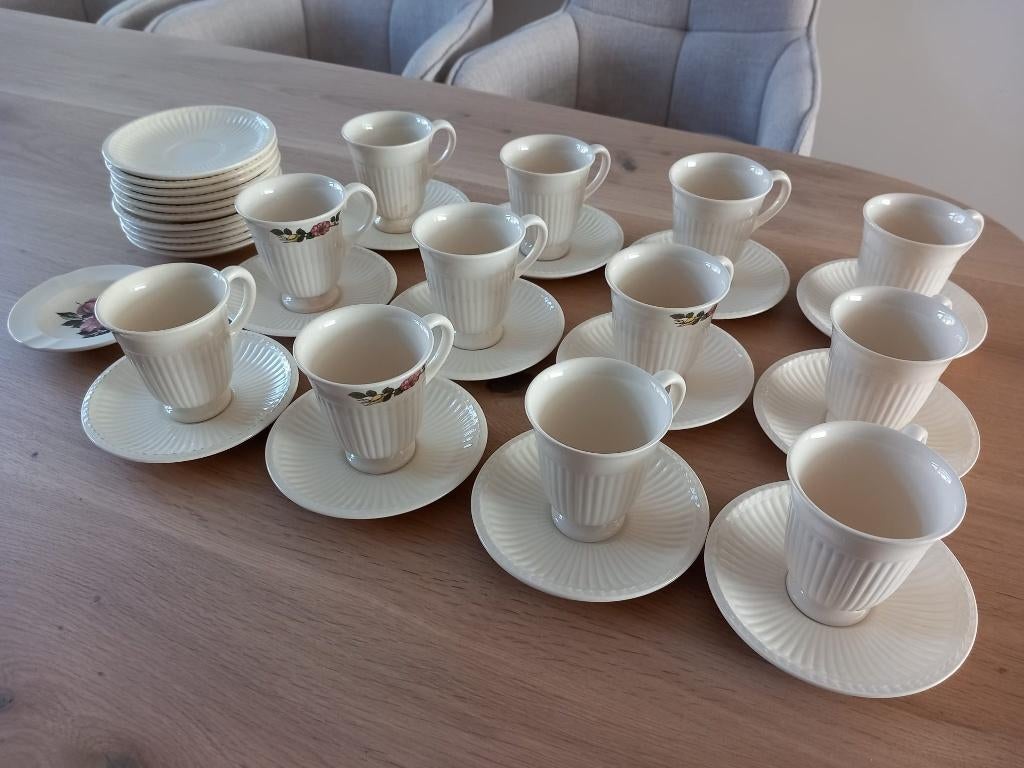 Wedgwood kopjes en schoteltjes, Huis en Inrichting, Keuken | Servies, Gebruikt, Kop(pen) en/of Schotel(s), Wedgwood, Porselein