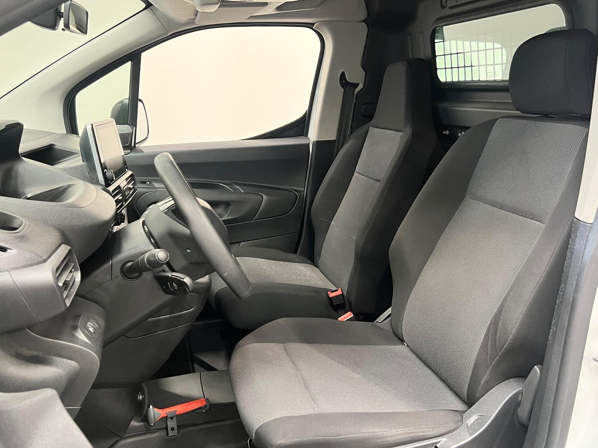 Peugeot Partner 1.2 PureTech Premium Airco Navi Cruise Contr, Voorwielaandrijving, Dealer onderhouden, Gebruikt, Euro 6