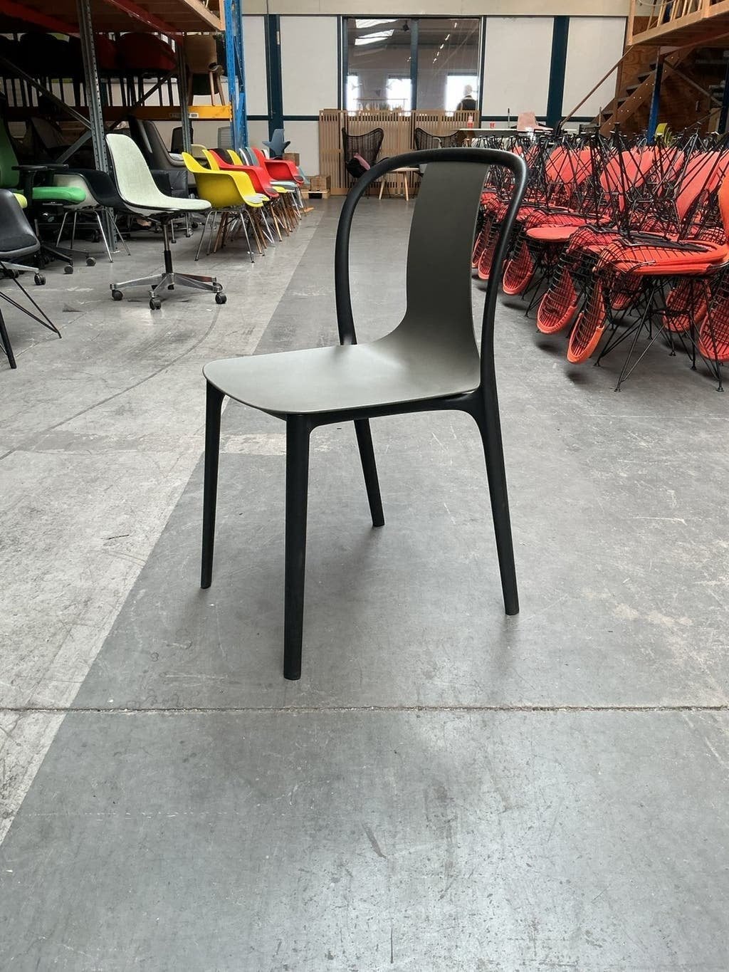 Vitra Belleville Chair |  Donker Grijs | Kunststof, Gebruikt, -, Kunststof, Ophalen of Verzenden