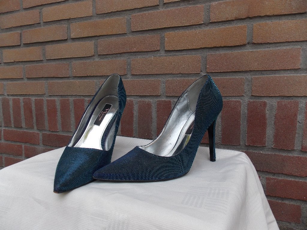 naaldhaken, mooie kleur, maat 39 nieuwstaat, Kleding | Dames, Schoenen, Blauw, Ophalen of Verzenden, Zo goed als nieuw, Schoenen met hoge hakken