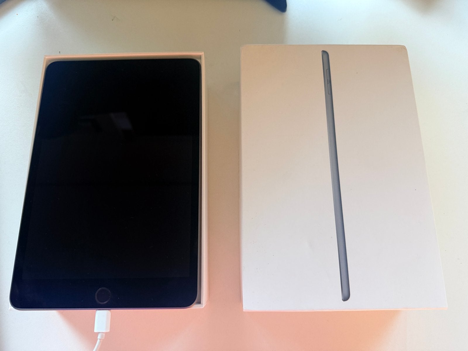 Ipad mini 5, Computers en Software, Apple iPad, 8 inch, Ophalen of Verzenden, Zo goed als nieuw