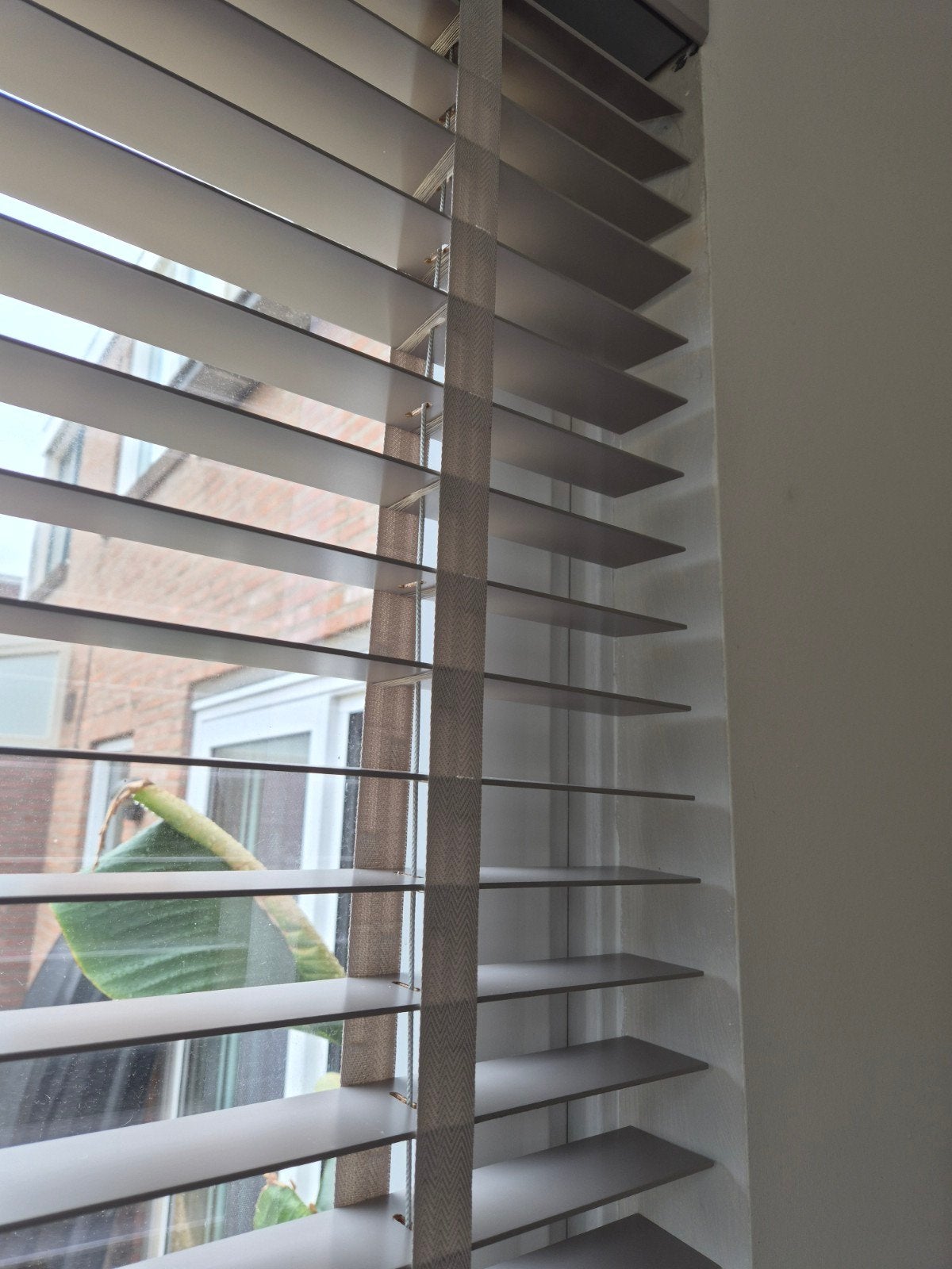 2 Nieuwe houten jaloezieën taupe - 123jaloezie, Ophalen, Jaloezie, Overige merken, Hout